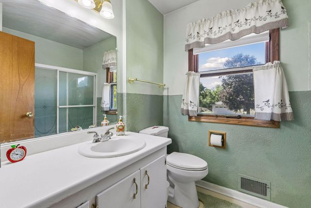 2704 Shawnee Lane, Burnsville, MN 55337
