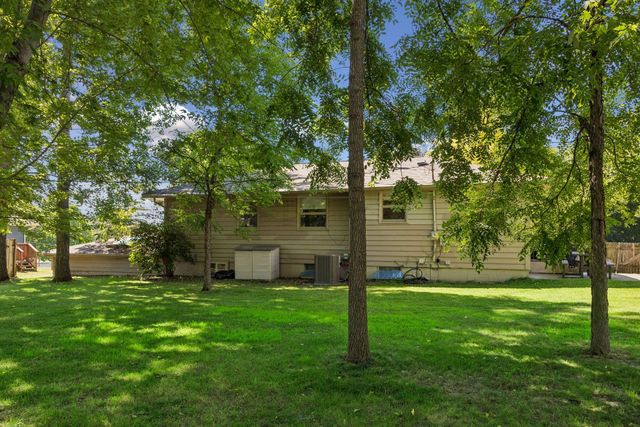 2704 Shawnee Lane, Burnsville, MN 55337