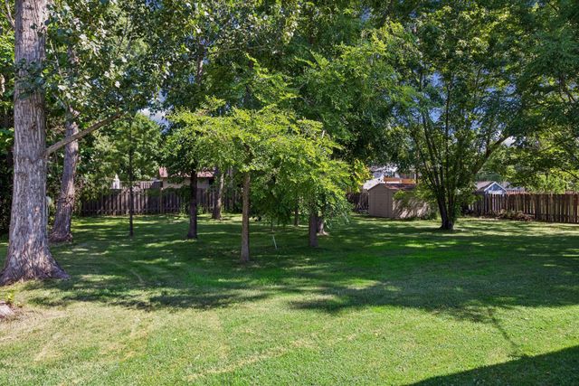 2704 Shawnee Lane, Burnsville, MN 55337