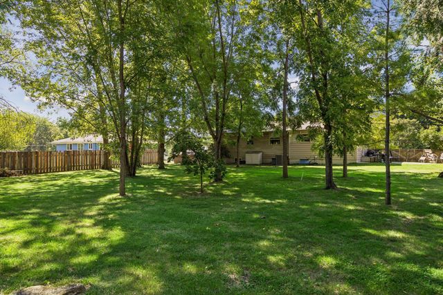 2704 Shawnee Lane, Burnsville, MN 55337