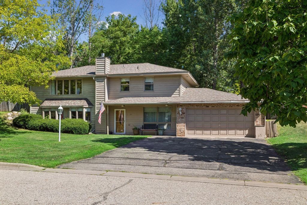 2704 Shawnee Lane, Burnsville, MN 55337 — photo 2