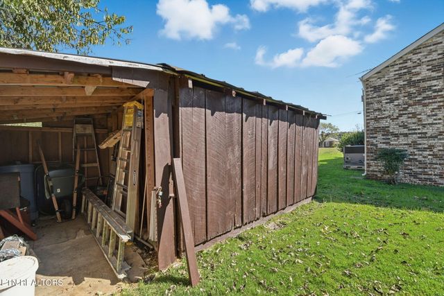 421 Hicks Circle, Clinton, TN 37716