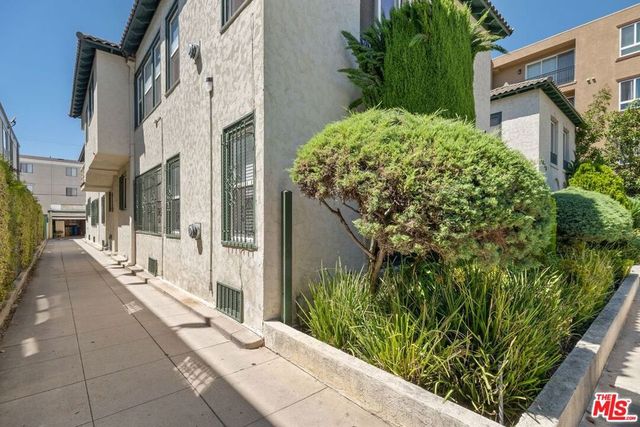 1415 S St Andrews Place, Los Angeles, CA 90019