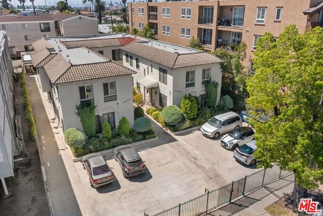 1415 S St Andrews Place, Los Angeles, CA 90019
