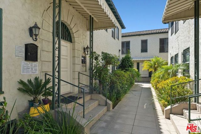 1415 S St Andrews Place, Los Angeles, CA 90019