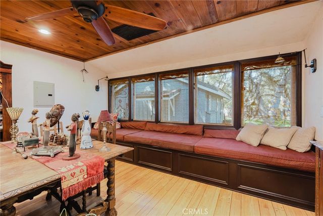 24713 Choke Cherry Lane, Newhall, CA 91321