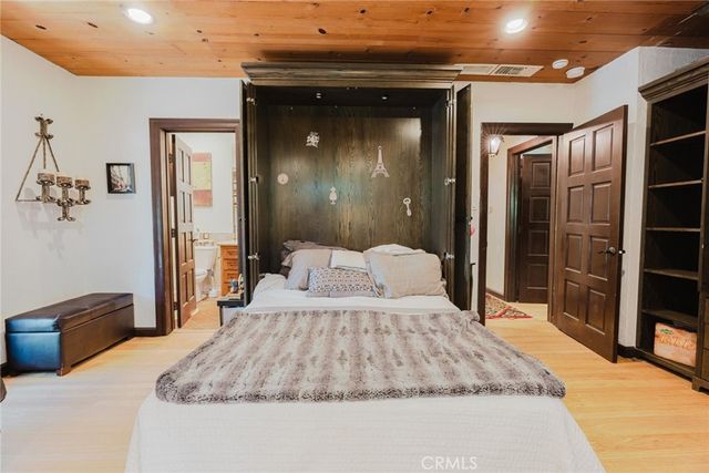 24713 Choke Cherry Lane, Newhall, CA 91321