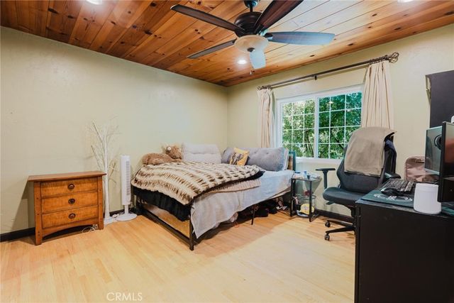 24713 Choke Cherry Lane, Newhall, CA 91321