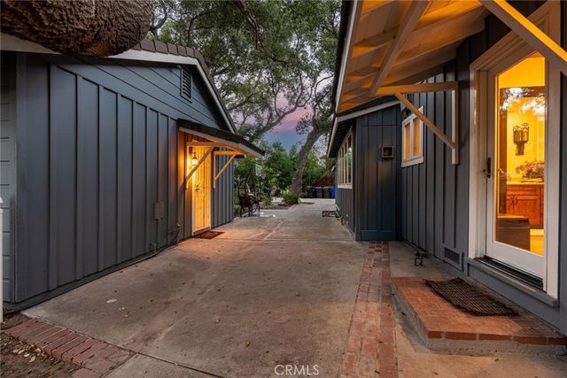 24713 Choke Cherry Lane, Newhall, CA 91321