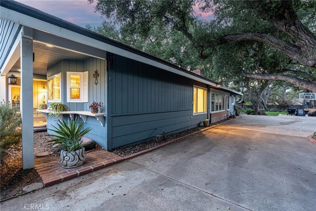 24713 Choke Cherry Lane, Newhall, CA 91321