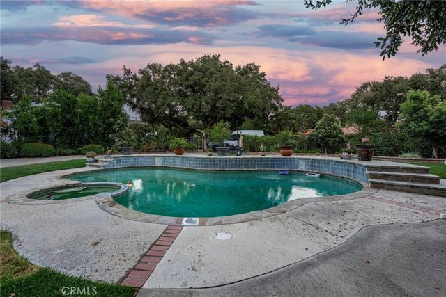 24713 Choke Cherry Lane, Newhall, CA 91321