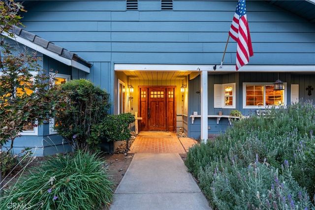 24713 Choke Cherry Lane, Newhall, CA 91321