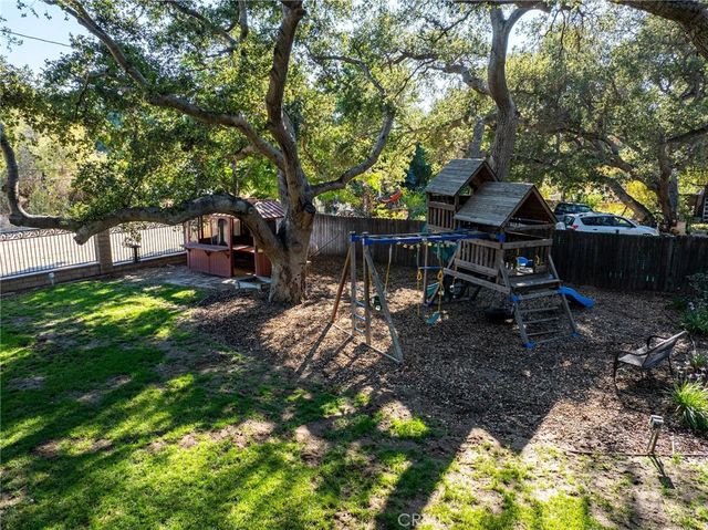 24713 Choke Cherry Lane, Newhall, CA 91321