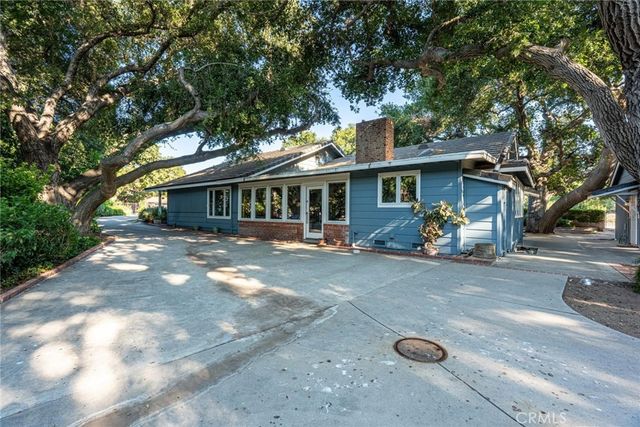 24713 Choke Cherry Lane, Newhall, CA 91321