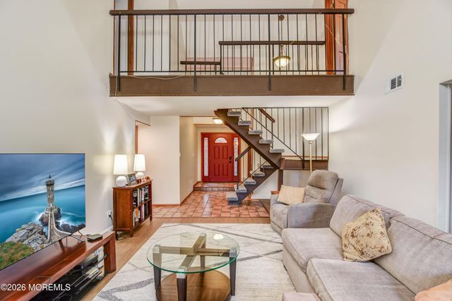 32 Ethan Allen Road, Freehold, NJ 07728