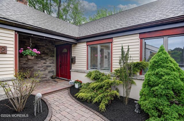 32 Ethan Allen Road, Freehold, NJ 07728