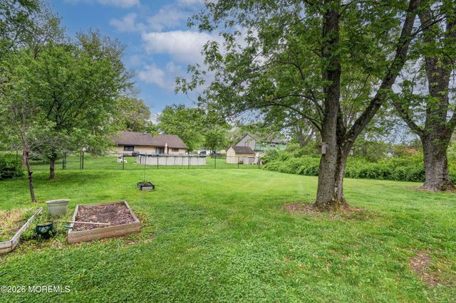 32 Ethan Allen Road, Freehold, NJ 07728