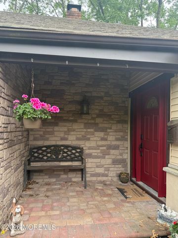 32 Ethan Allen Road, Freehold, NJ 07728