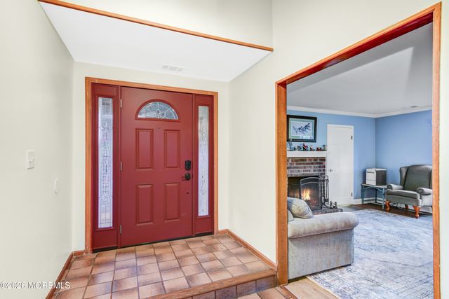 32 Ethan Allen Road, Freehold, NJ 07728