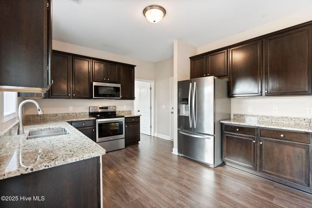 111 Saw Grass Drive, Maple Hill, NC 28454