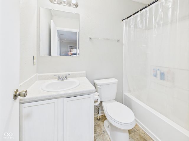8193 S Firefly Drive, Pendleton, IN 46064