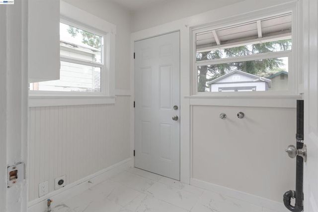 318 E Pine St, Stockton, CA 95204