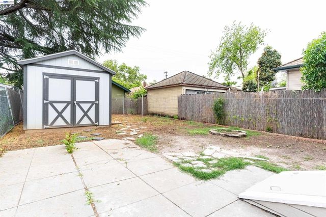 318 E Pine St, Stockton, CA 95204