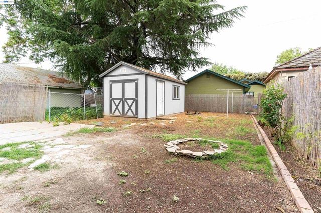 318 E Pine St, Stockton, CA 95204