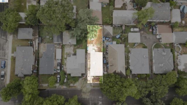 318 E Pine St, Stockton, CA 95204