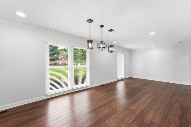 2118 Stratford Rd, Murfreesboro, TN 37129