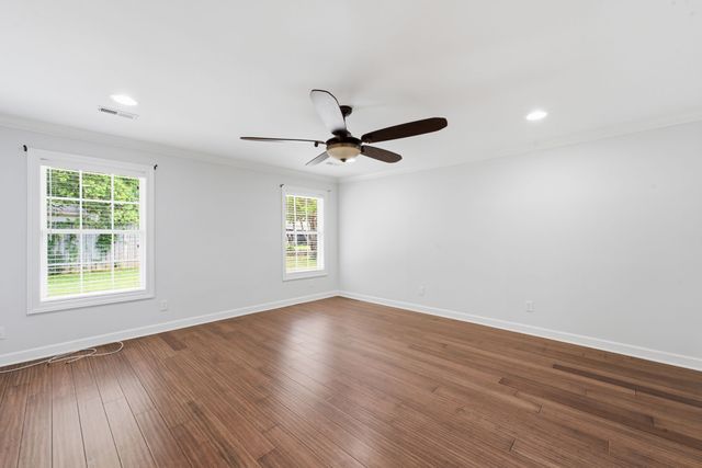 2118 Stratford Rd, Murfreesboro, TN 37129