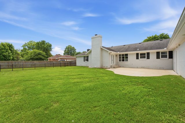 2118 Stratford Rd, Murfreesboro, TN 37129
