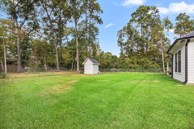 15113 Paradise Court, Willis, TX 77318