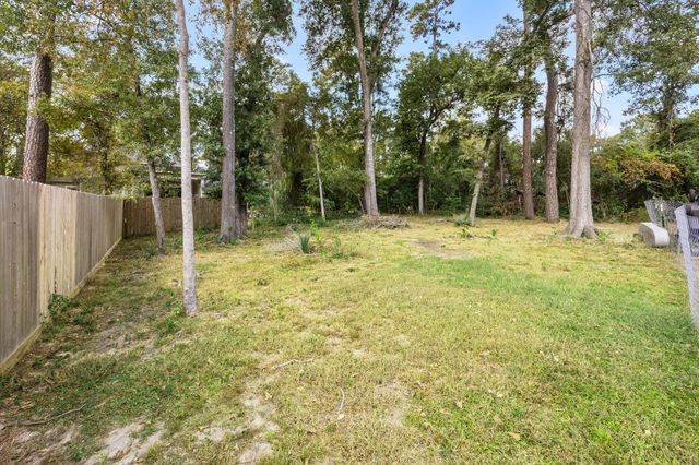 15113 Paradise Court, Willis, TX 77318