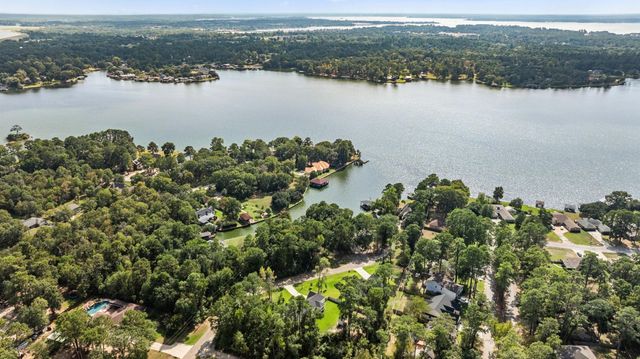 15113 Paradise Court, Willis, TX 77318