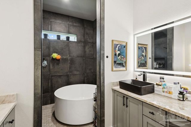 7664 Buffalo Ridge Rd, Pace, FL 32571