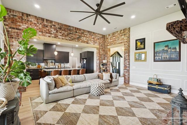 7664 Buffalo Ridge Rd, Pace, FL 32571