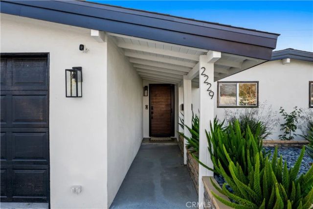 2229 Anaheim, Costa Mesa, CA 92627