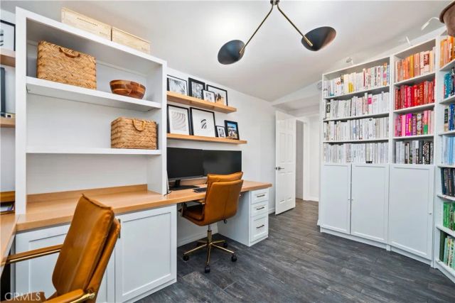 2229 Anaheim, Costa Mesa, CA 92627