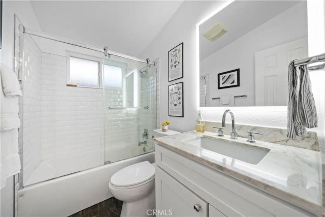 2229 Anaheim, Costa Mesa, CA 92627