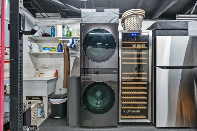 2229 Anaheim, Costa Mesa, CA 92627