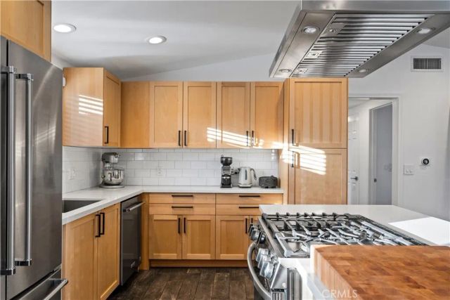 2229 Anaheim, Costa Mesa, CA 92627