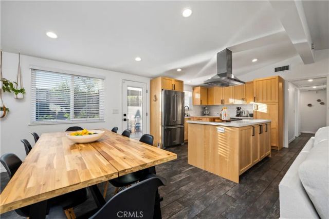 2229 Anaheim, Costa Mesa, CA 92627