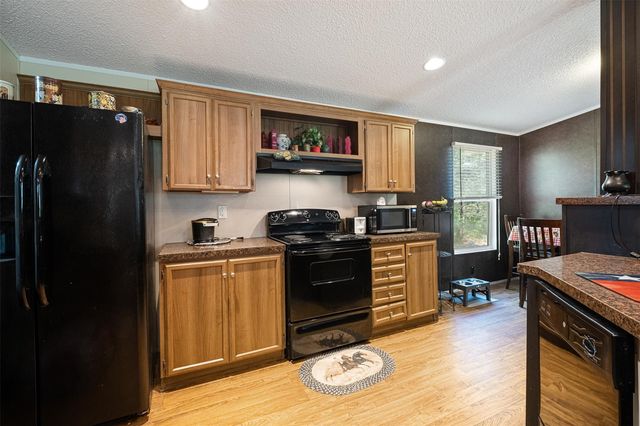 1231 Peach Creek RD, Waelder, TX 78959