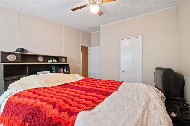 1231 Peach Creek RD, Waelder, TX 78959