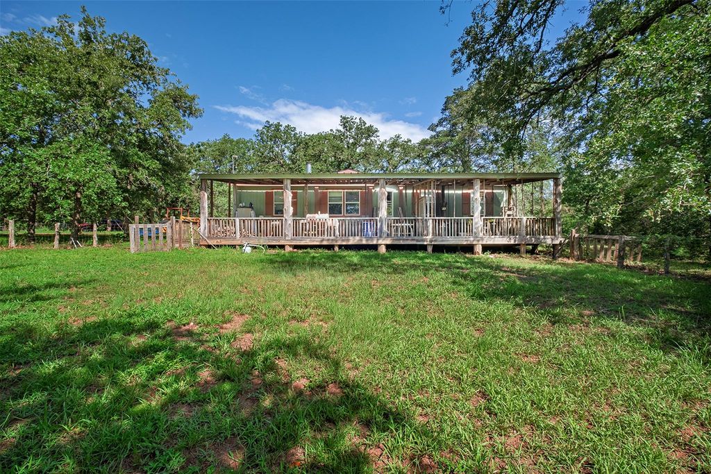 1231 Peach Creek RD, Waelder, TX 78959