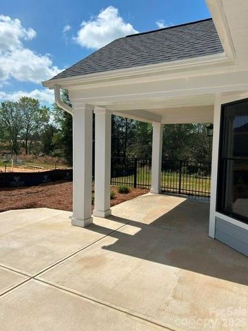3048 Five Creek Road, Charlotte, NC 28213