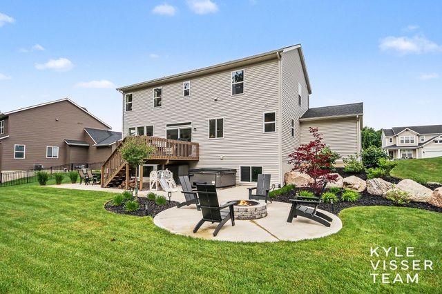 7408 Graymoor Street SE, Caledonia, MI 49316