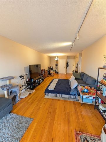 164 Galen St 47, Watertown, MA 02472