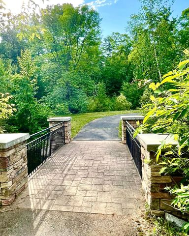 15800 Old Stonebridge Trail, Brainerd, MN 56401